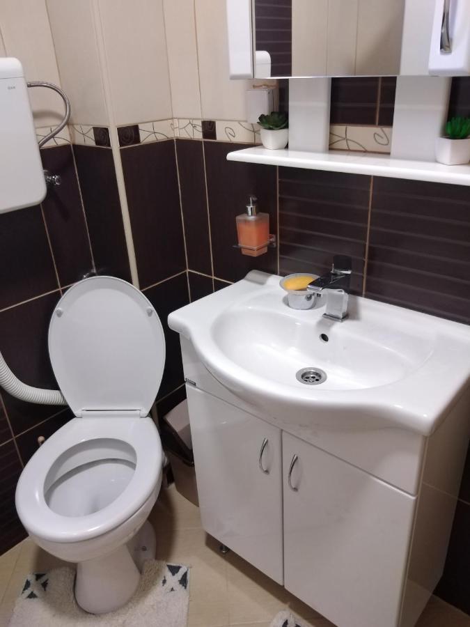 Gara 5 Lägenhet Kotor Exteriör bild